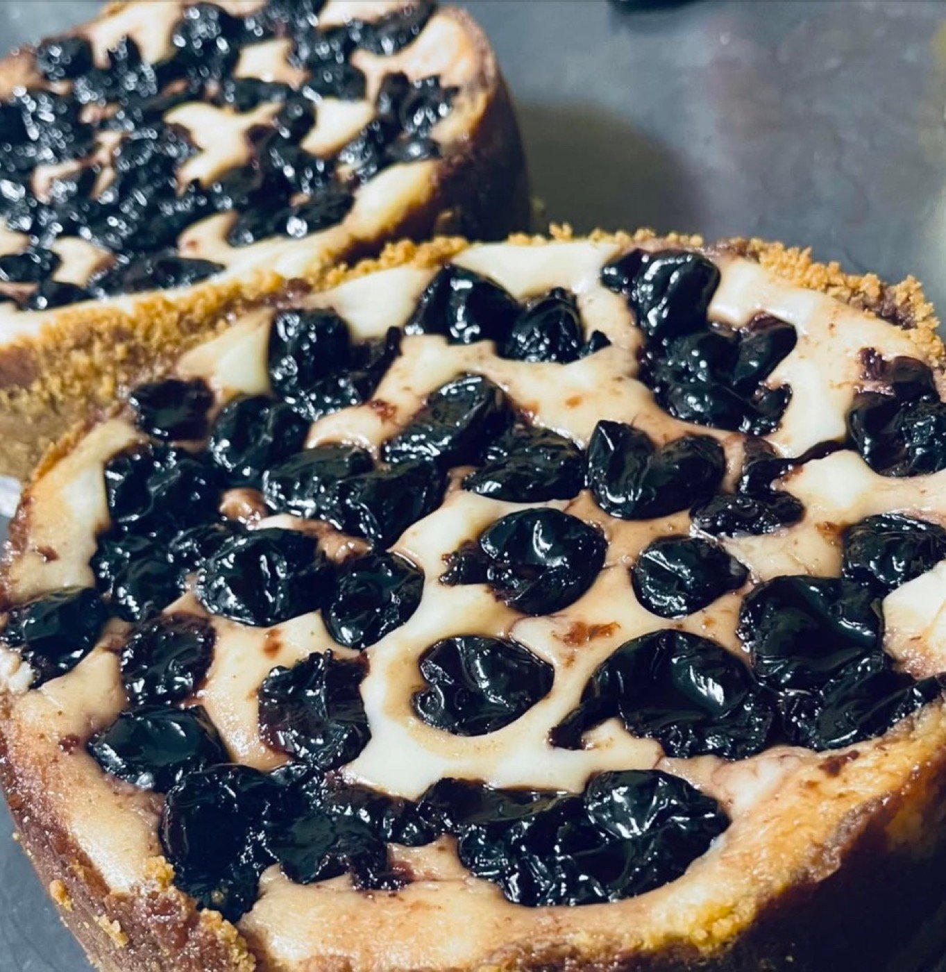 Cherry baked cheesecake